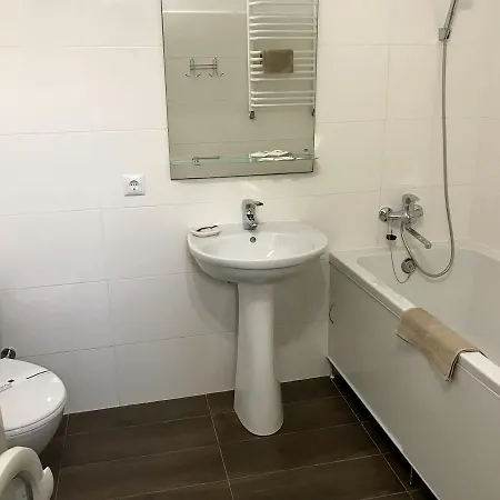 Romantic - Center 5 15 * Leópolis