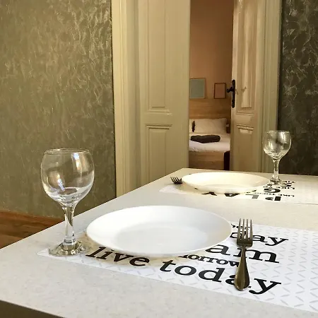 Romantic - Center 5 15 Leópolis