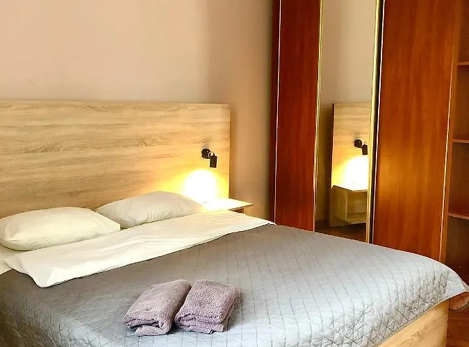 Διαμέρισμα Romantic - Center 5 15 *