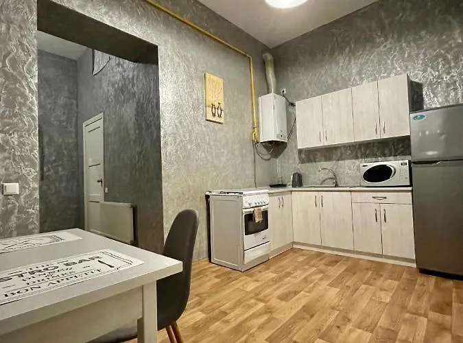 Romantic - Center 5 15 Lviv